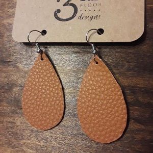 Medium Tan Teardrop Earrings